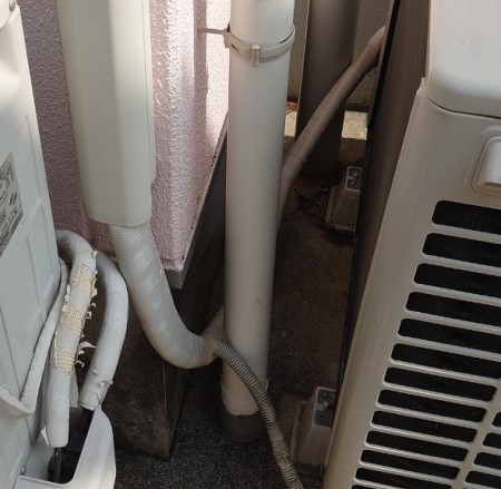 竪樋の割れ　補修後